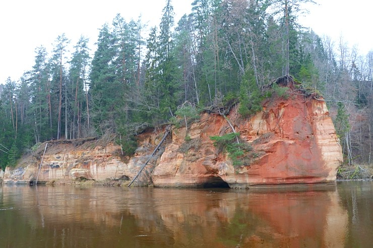 Travelnews.lv dodas 27 km pārgājienā un apmeklē Gūdu klintis un Katrinas iezi pie Gaujas 295285