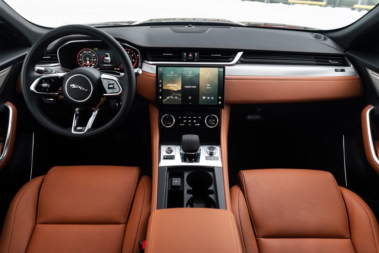 Latvijā ieradies jaunais Jaguar F-Pace modelis. Foto: Vytautas Pilkauskas 297570