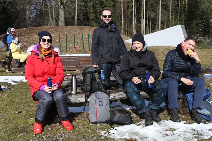 Travelnews.lv dodas 31 km pārgājienā uz Draudzības kurgānu, kur satiekas Krievija, Latvija un Baltkrievijaa Travelnews.lv dodas 31 km pārgājienā uz Draudzības kurgānu, kur satiekas Krievija, Latvija un Baltkrievijaa 298610