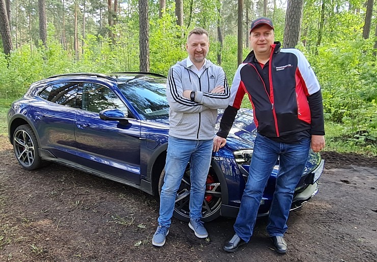 Travelnews.lv ar elektrisko «Porsche Taycan Cross Turismo» dodas Biķernieku sporta trasē un meža bezceļos Travelnews.lv ar elektrisko «Porsche Taycan Cross Turismo» dodas Biķernieku sporta trasē un meža bezceļos 301519