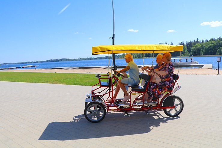 Travelnews.lv ar velorīku izbrauc Pilssalu Alūksnes ezerā, kur atrodas Marienburgas cietokšņa drupas 302470