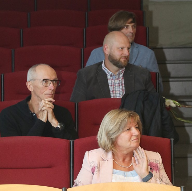 Biznesa augstskolā «Turība» tiek prezentēta nopietna un apjomīga grāmata «Tūrisms Latvijā cauri gadsimtiem» Biznesa augstskolā «Turība» tiek prezentēta nopietna un apjomīga grāmata «Tūrisms Latvijā cauri gadsimtiem» 306256