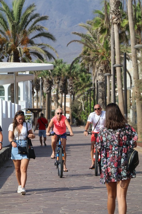 Travelnews.lv iepazīst Tenerifes kūrorta Adeje pludmali un promenādi 309535
