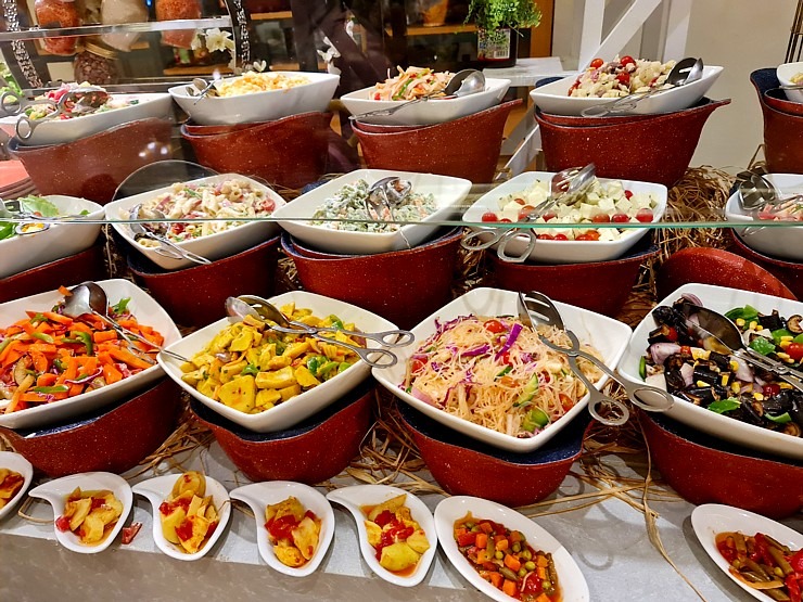 Viesnīcas «Rixos Sharm El Sheikh Adult Friendly» ēdienkartē ir gandrīz 500 ēdieni - maize, siltie... Viesnīcas «Rixos Sharm El Sheikh Adult Friendly» ēdienkartē ir gandrīz 500 ēdieni - maize, siltie... 310247