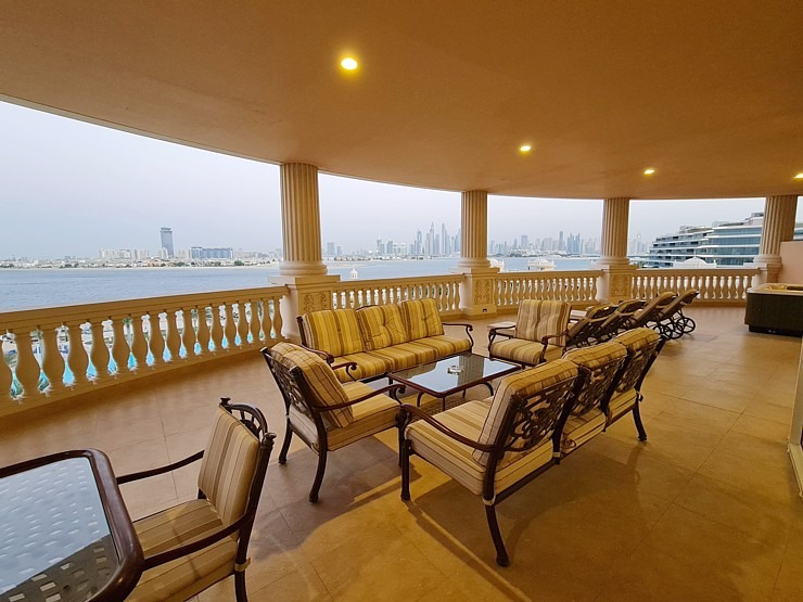 Travelnews.lv iepazīst Dubaijas luksus viesnīcas «Raffles The Palm Dubai» šeihu un prezidentu numuru Travelnews.lv iepazīst Dubaijas luksus viesnīcas «Raffles The Palm Dubai» šeihu un prezidentu numuru 312120