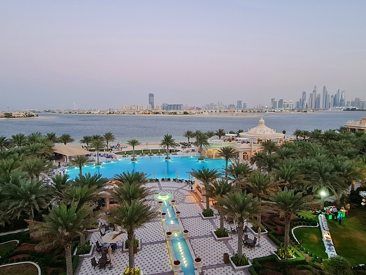 Travelnews.lv iepazīst Dubaijas luksus viesnīcas «Raffles The Palm Dubai» šeihu un prezidentu numuru Travelnews.lv iepazīst Dubaijas luksus viesnīcas «Raffles The Palm Dubai» šeihu un prezidentu numuru 312122