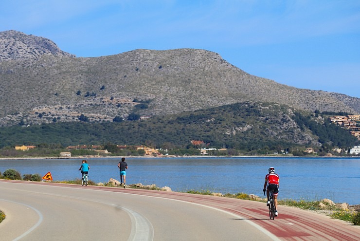 Spānijas Maļorkas sala ir velosipēdistu un pārgājienu tūristu paradīze. Sadarbībā ar Latvijas tūrisma firmu «Atlantic Travel» Spānijas Maļorkas sala ir velosipēdistu un pārgājienu tūristu paradīze. Sadarbībā ar Latvijas tūrisma firmu «Atlantic Travel» 318490