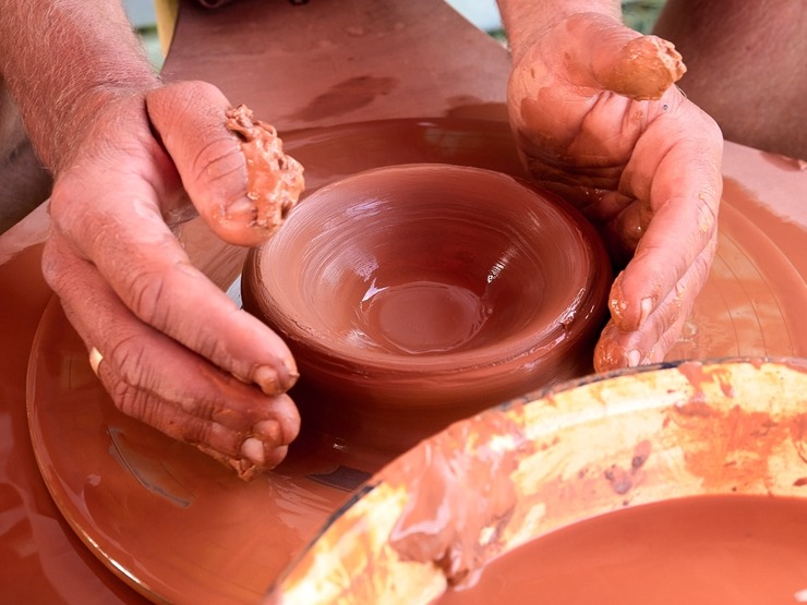 Lauku ceļotājs: Maizes un sidra svētki Āraišu dzirnavās pulcē latviešus vairākās paaudzēs. Foto: Valdis Ošiņš Lauku ceļotājs: Maizes un sidra svētki Āraišu dzirnavās pulcē latviešus vairākās paaudzēs. Foto: Valdis Ošiņš 321409