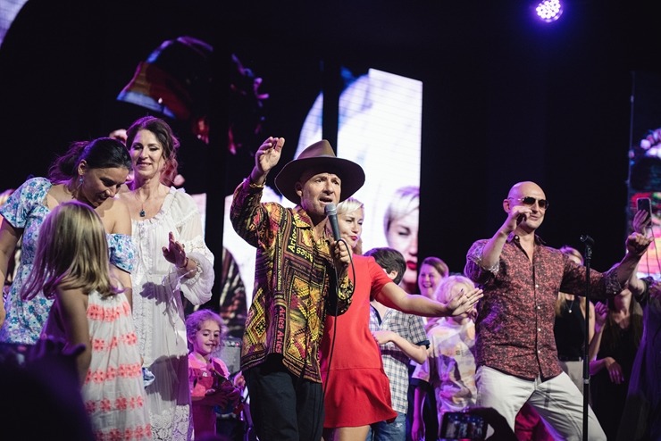 Jūrmālā uzstājas Balkānu ritmu karalis Shantel ar grupu «Bucovina Club Orkestar». Foto: Ieva Makare Jūrmālā uzstājas Balkānu ritmu karalis Shantel ar grupu «Bucovina Club Orkestar». Foto: Ieva Makare 322502