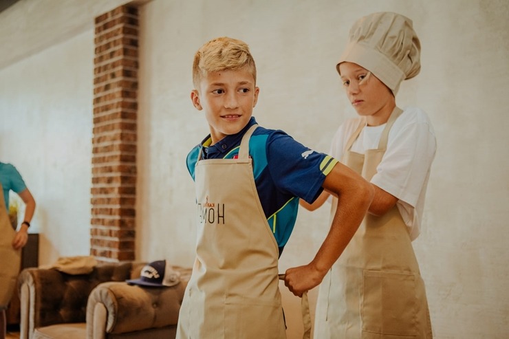 Krāslavas novada svinību un atpūtas vieta «Karina Home» rīko bērnu kulinārijas meistarklasi. Foto: Veronika Lokotko Krāslavas novada svinību un atpūtas vieta «Karina Home» rīko bērnu kulinārijas meistarklasi. Foto: Veronika Lokotko 323401