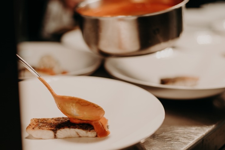 «Grand Hotel Kempinski Riga» atzīmē 5 gadu jubileju restorānā «Stage 22» ar Michelin līmeņa ēdieniem 325784