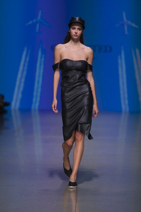 Rīgas modes nedēļā «Riga Fashion Week 2022» prezentējas «Collected Story» no Latvijas. Foto: Mark Litvyakov Rīgas modes nedēļā «Riga Fashion Week 2022» prezentējas «Collected Story» no Latvijas. Foto: Mark Litvyakov 326156
