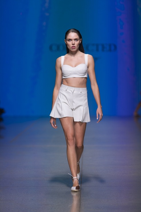 Rīgas modes nedēļā «Riga Fashion Week 2022» prezentējas «Collected Story» no Latvijas. Foto: Mark Litvyakov 326146