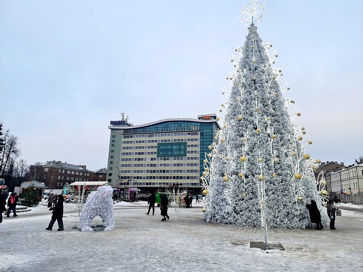 Travelnews.lv sadarbībā ar auto nomu «Europcar Latvija» apceļo Dienvidlatgali Ziemassvētkos: Daugavpils Travelnews.lv sadarbībā ar auto nomu «Europcar Latvija» apceļo Dienvidlatgali Ziemassvētkos: Daugavpils 330326