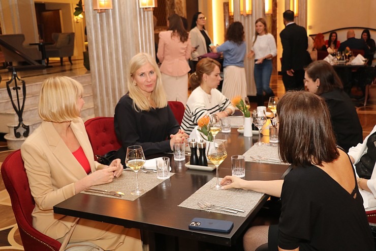 «airBaltic» rīko ceļojumu konsultantiem Dubaijas «Dubai Roadshow» Vecrīgas viesnīcā «Grand Hotel Kempinski Riga» «airBaltic» rīko ceļojumu konsultantiem Dubaijas «Dubai Roadshow» Vecrīgas viesnīcā «Grand Hotel Kempinski Riga» 334244