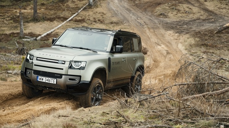 Svinot Land Rover un Defender 75. gadskārtu, zīmola fani dodas piedzīvojumu braucienā uz Vidzemi. Foto: Velocita.lv 334513