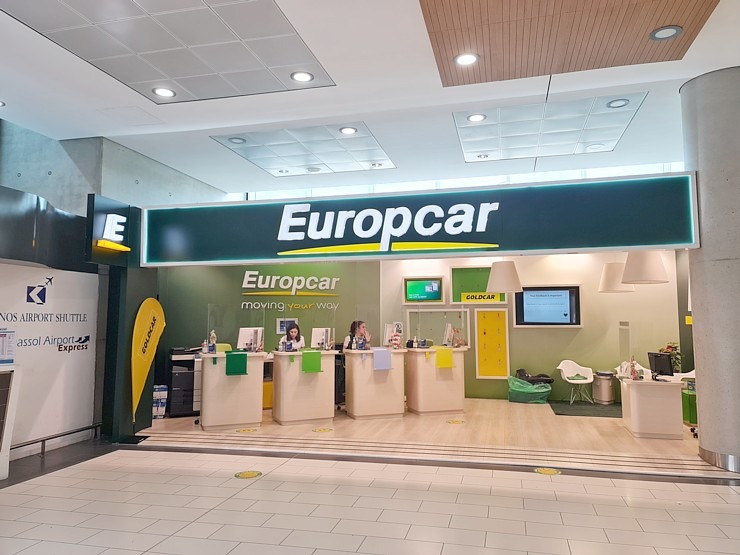 Lidojam uz Larnakas lidostu Kiprā kopā ar «airBaltic», bet ar «Cyprus Airways» lidmašīnām 335384