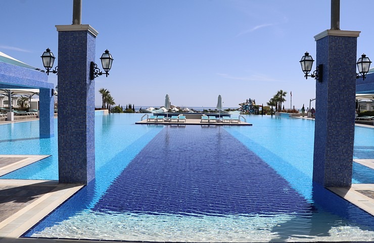 Travelnews.lv iepazīst ļoti skaistu Ziemeļkipras viesnīcu «Limak Cyprus Deluxe Hotel». Sadarbībā ar Puzzle Travel Travelnews.lv iepazīst ļoti skaistu Ziemeļkipras viesnīcu «Limak Cyprus Deluxe Hotel». Sadarbībā ar Puzzle Travel 337247