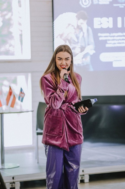 Lūznavas muižā pulcējas Latgales tūrisma profesionāļi uz semināru «Esi i dori». Foto: Dagnija Bernāne Lūznavas muižā pulcējas Latgales tūrisma profesionāļi uz semināru «Esi i dori». Foto: Dagnija Bernāne 337345