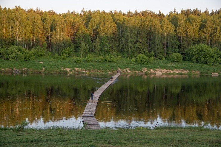Slutišķos Tautas mākslas festivālā «Augšdaugava 2023» atklāj Lielā Augšdaugavas musturdeķa tiltu. Foto: Inese Minova 337654