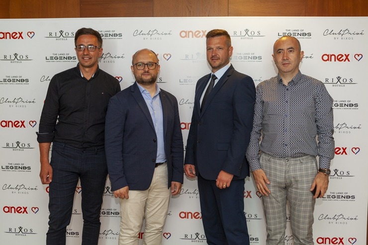Latvijas ceļojumu konsultanti kopā ar «Anex Tour Latvia» iepazīst Turcijas piedāvājumu. Foto: Mārtiņš Strubergs 338156