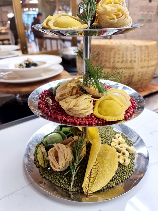 Travelnews.lv iepazīst Ziemeļkipras viesnīcas «Merit Royal Diamond Hotel & Spa» pusdienu piedāvājumu. Sadarbībā ar Puzzle Travel Travelnews.lv iepazīst Ziemeļkipras viesnīcas «Merit Royal Diamond Hotel & Spa» pusdienu piedāvājumu. Sadarbībā ar Puzzle Travel 338420