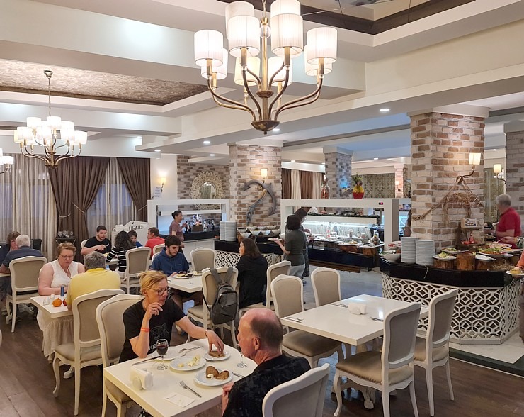 Travelnews.lv iepazīst Ziemeļkipras viesnīcas «Vuni Palace Hotel» ēdienkarti. Sadarbībā ar Puzzle Travel 339722