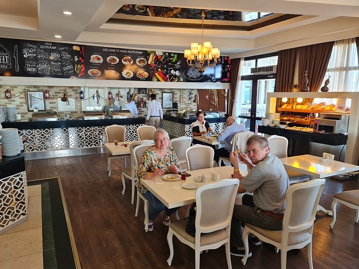 Travelnews.lv iepazīst Ziemeļkipras viesnīcas «Vuni Palace Hotel» ēdienkarti. Sadarbībā ar Puzzle Travel Travelnews.lv iepazīst Ziemeļkipras viesnīcas «Vuni Palace Hotel» ēdienkarti. Sadarbībā ar Puzzle Travel 339723