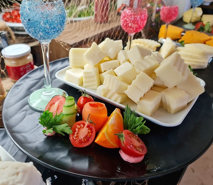 Travelnews.lv iepazīst Ziemeļkipras viesnīcas «Vuni Palace Hotel» ēdienkarti. Sadarbībā ar Puzzle Travel Travelnews.lv iepazīst Ziemeļkipras viesnīcas «Vuni Palace Hotel» ēdienkarti. Sadarbībā ar Puzzle Travel 339776
