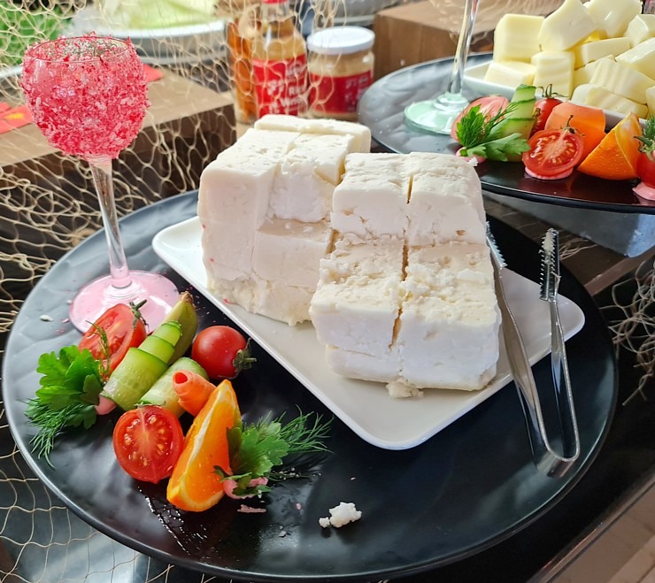 Travelnews.lv iepazīst Ziemeļkipras viesnīcas «Vuni Palace Hotel» ēdienkarti. Sadarbībā ar Puzzle Travel Travelnews.lv iepazīst Ziemeļkipras viesnīcas «Vuni Palace Hotel» ēdienkarti. Sadarbībā ar Puzzle Travel 339777