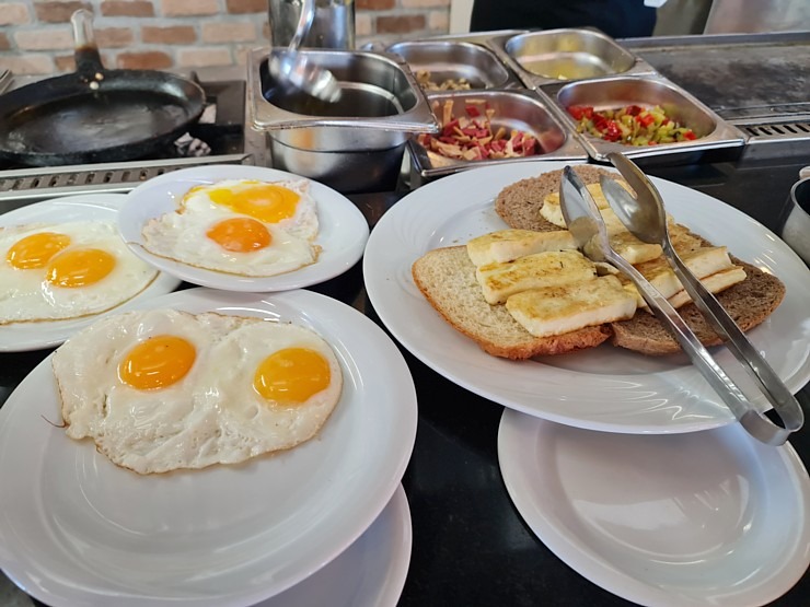Travelnews.lv iepazīst Ziemeļkipras viesnīcas «Vuni Palace Hotel» ēdienkarti. Sadarbībā ar Puzzle Travel Travelnews.lv iepazīst Ziemeļkipras viesnīcas «Vuni Palace Hotel» ēdienkarti. Sadarbībā ar Puzzle Travel 339725