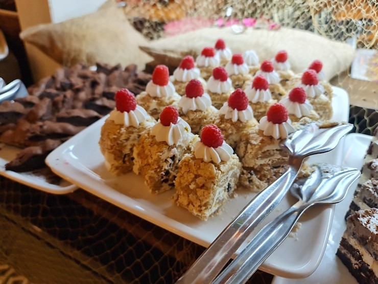 Travelnews.lv iepazīst Ziemeļkipras viesnīcas «Vuni Palace Hotel» ēdienkarti. Sadarbībā ar Puzzle Travel Travelnews.lv iepazīst Ziemeļkipras viesnīcas «Vuni Palace Hotel» ēdienkarti. Sadarbībā ar Puzzle Travel 339802