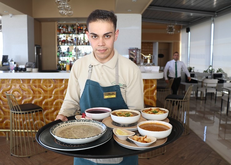 Travelnews.lv iepazīst Ziemeļkipras īpašu viesnīcu «La Terrazza Hotel Cyprus» un izbauda ēdienkarti. Sadarbībā ar Puzzle Travel Travelnews.lv iepazīst Ziemeļkipras īpašu viesnīcu «La Terrazza Hotel Cyprus» un izbauda ēdienkarti. Sadarbībā ar Puzzle Travel 340001