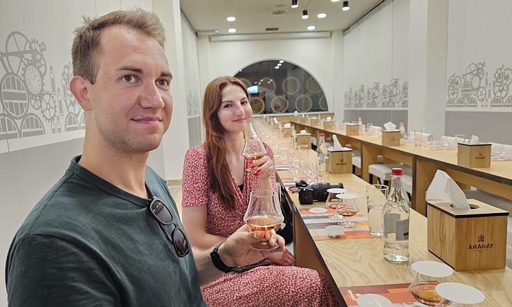 Travelnews.lv ņem dalību Erevānas konjaka rūpnīcas «Ararat» muzeja degustācijā. Sadarbībā ar «airBaltic» Travelnews.lv ņem dalību Erevānas konjaka rūpnīcas «Ararat» muzeja degustācijā. Sadarbībā ar «airBaltic» 340620
