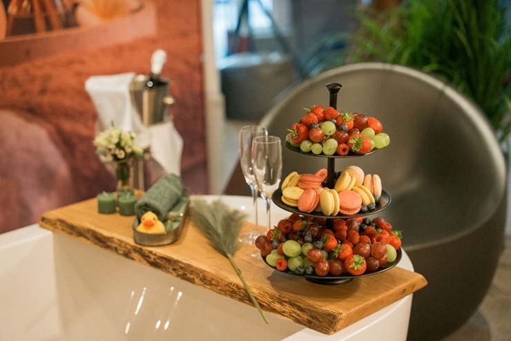 «Hotel Jūrmala SPA» rīko svinīgu kokteiļu pēcpusdienu un viesnīcas prezentāciju. Foto: Artis Veigurs «Hotel Jūrmala SPA» rīko svinīgu kokteiļu pēcpusdienu un viesnīcas prezentāciju. Foto: Artis Veigurs 342079