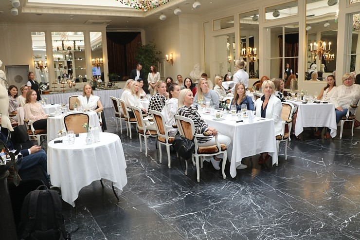 «Tez Tour Latvia» rīko TOP10 tūrisma aģentūrām parfimērijas meistarklasi viesnīcā «Grand Place Hotel Riga» «Tez Tour Latvia» rīko TOP10 tūrisma aģentūrām parfimērijas meistarklasi viesnīcā «Grand Place Hotel Riga» 342314