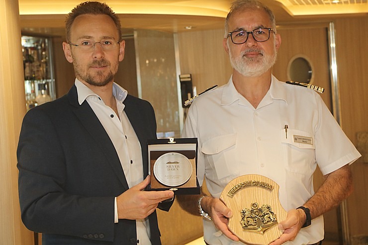 Rīgas ostā pirmo reizi ienāk kruīzu kompānijas «Silversea Cruises» luksus klases kuģis «Silver Dawn» Rīgas ostā pirmo reizi ienāk kruīzu kompānijas «Silversea Cruises» luksus klases kuģis «Silver Dawn» 343376