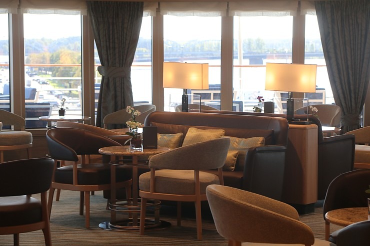 Rīgas ostā pirmo reizi ienāk kruīzu kompānijas «Silversea Cruises» luksus klases kuģis «Silver Dawn» Rīgas ostā pirmo reizi ienāk kruīzu kompānijas «Silversea Cruises» luksus klases kuģis «Silver Dawn» 343383