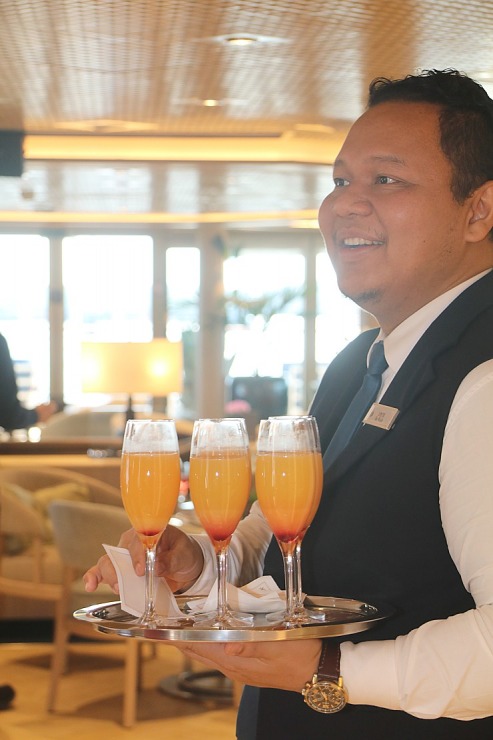 Rīgas ostā pirmo reizi ienāk kruīzu kompānijas «Silversea Cruises» luksus klases kuģis «Silver Dawn» Rīgas ostā pirmo reizi ienāk kruīzu kompānijas «Silversea Cruises» luksus klases kuģis «Silver Dawn» 343388