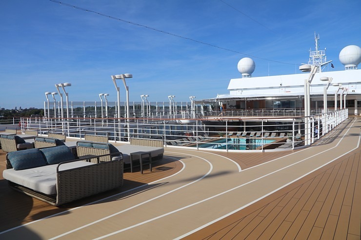 Rīgas ostā pirmo reizi ienāk kruīzu kompānijas «Silversea Cruises» luksus klases kuģis «Silver Dawn» Rīgas ostā pirmo reizi ienāk kruīzu kompānijas «Silversea Cruises» luksus klases kuģis «Silver Dawn» 343372