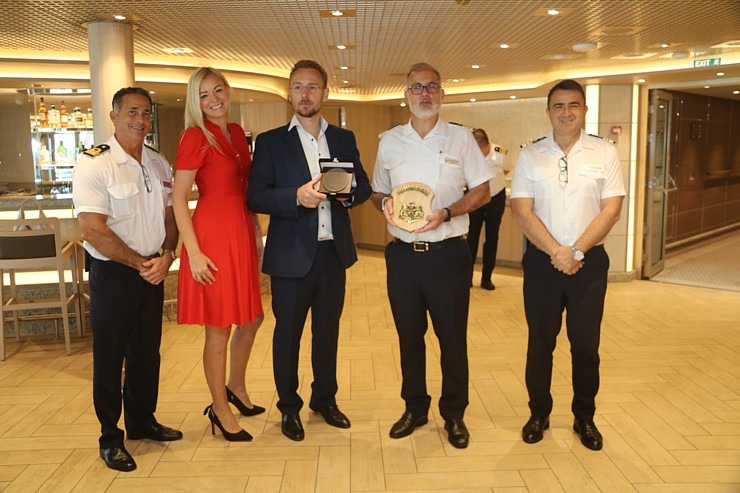 Rīgas ostā pirmo reizi ienāk kruīzu kompānijas «Silversea Cruises» luksus klases kuģis «Silver Dawn» Rīgas ostā pirmo reizi ienāk kruīzu kompānijas «Silversea Cruises» luksus klases kuģis «Silver Dawn» 343375