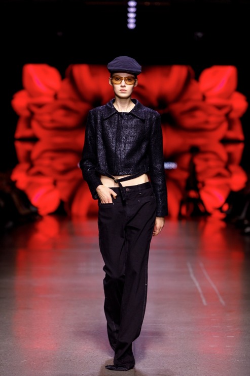 Rīgas modes nedēļa piedāvā iepazīties ar kolekciju STOCKMANN x LATVIAN DESIGNERS no Latvijas. Foto: Mark Litvyakov 345709