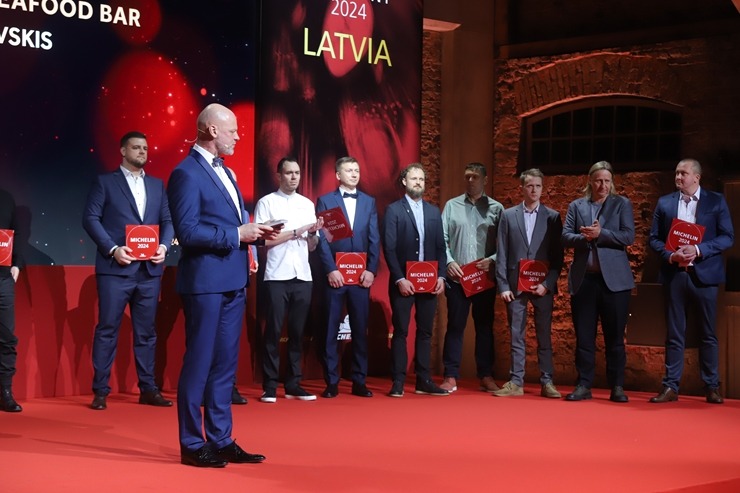 Slavenais gardēžu ceļvedis «Michelin Guide» svinīgā ceremonijā nosaka labākos Latvijas restorānus. Foto: Rojs Maizītis Slavenais gardēžu ceļvedis «Michelin Guide» svinīgā ceremonijā nosaka labākos Latvijas restorānus. Foto: Rojs Maizītis 346752