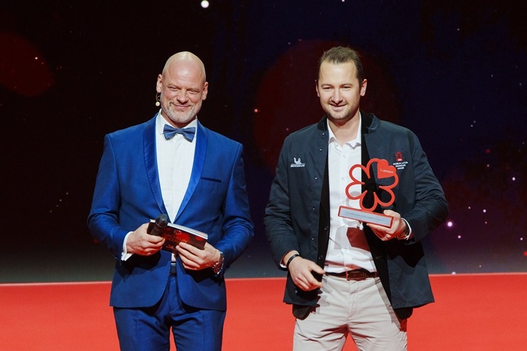 Slavenais gardēžu ceļvedis «Michelin Guide» svinīgā ceremonijā nosaka labākos Latvijas restorānus. Foto: Rojs Maizītis Slavenais gardēžu ceļvedis «Michelin Guide» svinīgā ceremonijā nosaka labākos Latvijas restorānus. Foto: Rojs Maizītis 346772