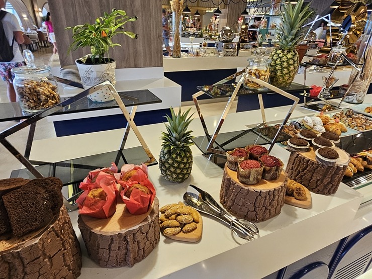 Travelnews.lv sadarbībā ar «ANEX Tour» izbauda jaunās Šarm eš Šeihas viesnīcas «Rixos Radamis» brokastis Travelnews.lv sadarbībā ar «ANEX Tour» izbauda jaunās Šarm eš Šeihas viesnīcas «Rixos Radamis» brokastis 347539
