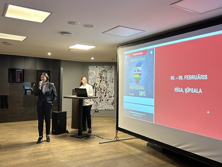 Pavāru kluba 20.gadu jubilejas kopsapulce notiek viesnīcā «Pullman Riga Old Town». Foto: Līga Elsiņa-Zuicena / Aivars Mackevičs Pavāru kluba 20.gadu jubilejas kopsapulce notiek viesnīcā «Pullman Riga Old Town». Foto: Līga Elsiņa-Zuicena / Aivars Mackevičs 348969
