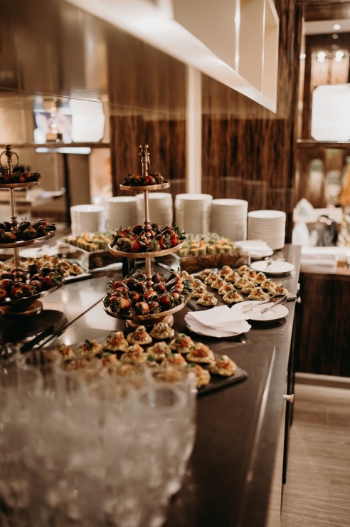 Vecrīgas «Grand Hotel Kempinski Riga» atklāj ekskluzīvo Dzintara terapijas SPA rituālu. Foto: Kempinski.com Vecrīgas «Grand Hotel Kempinski Riga» atklāj ekskluzīvo Dzintara terapijas SPA rituālu. Foto: Kempinski.com 349940