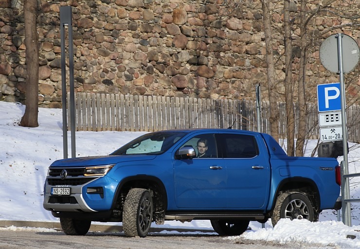 Apceļojam Latviju ar otrās paaudzes 6 cilindru jaudīgo «VW Amarok» 350123