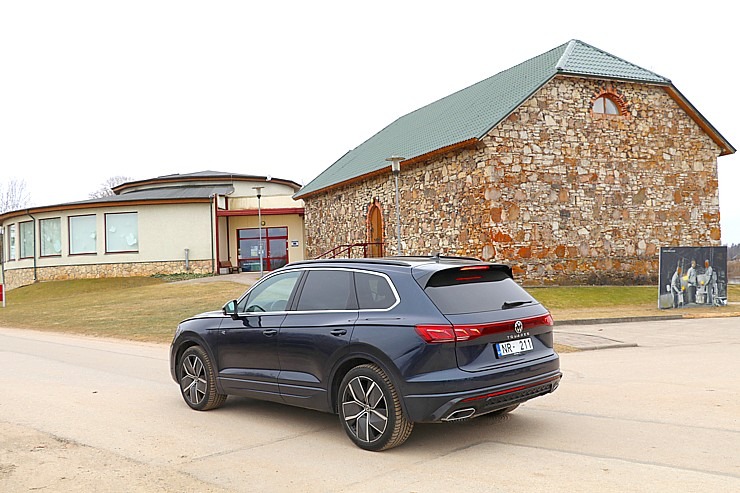 Apceļojam pavasarīgo Latgali ar jauno un 284 zirgspēku jaudīgo «VW Touareg» 350805