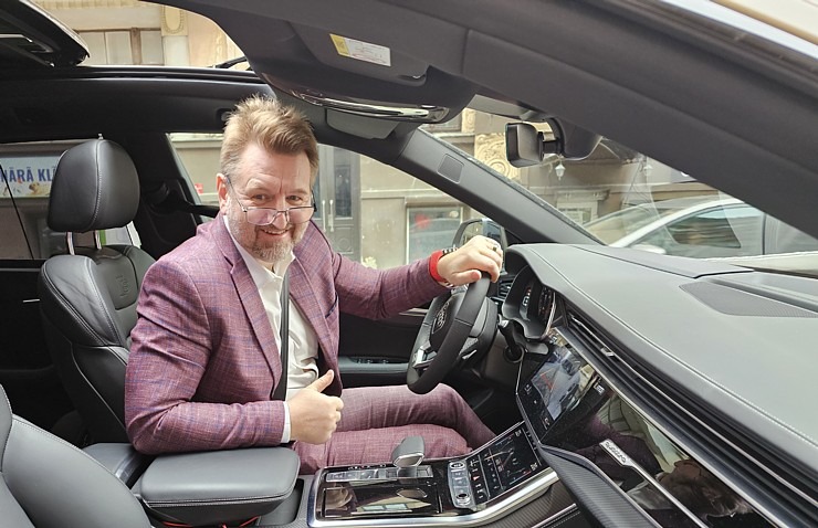 Travelnews.lv apceļo Latviju ar 340 zirgspēku jaudīgo «Audi Q8» 351239